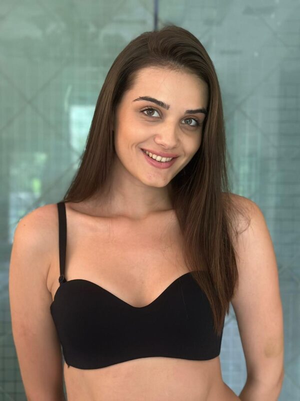 Seamless Black Strapless Bra – Everyday Comfort with a Sleek Fit